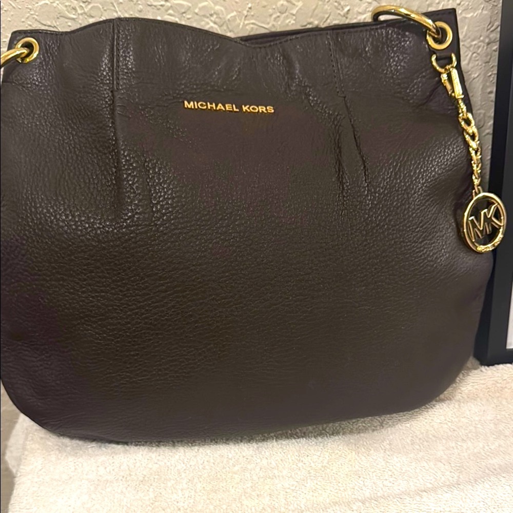 MICHAEL Michael Kors Brown Shoulder Bag with Gold Hardware